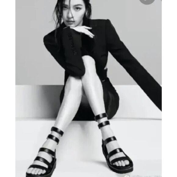 Stuart Weitzman Shoes - New Stuart Weitzman Gala Lift Tall Leather Edgy Gladiator Lug Sole Sandal 7.5